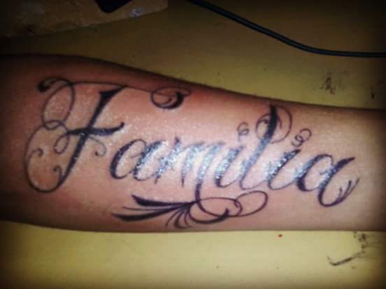 Fotografía profesional de tatuaje de autor en antebrazo en Elemento 115 Tatuajes Bahía Blanca